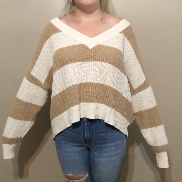 AE Over sized XL cropped knit sweater top. - Picture 1 of 2